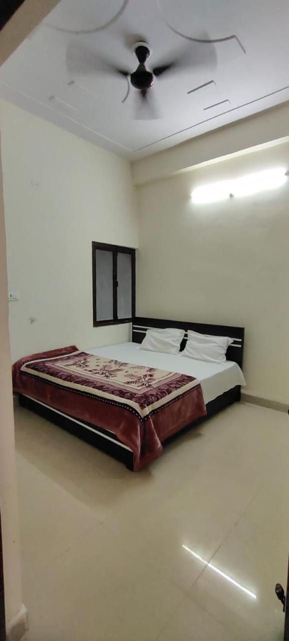Shri Jeevandham, Near Prem Mandir, Parikrama Marg Hotel